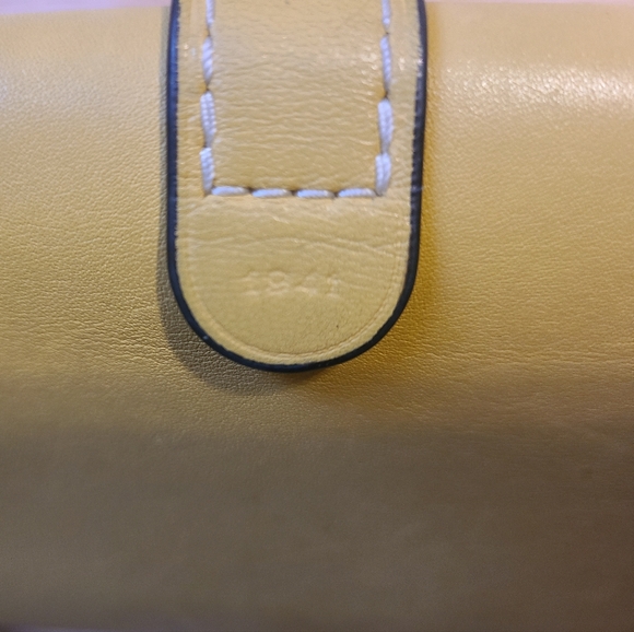 Coach yellow glovetanned leather wallet 💛 - Picture 7 of 12